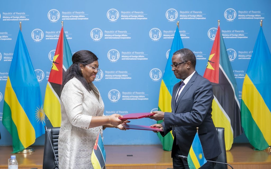 Os Governos da República de Moçambique e da República do Ruanda Assinaram o Acordo de Supressão de Vistos em Passaportes Ordinários